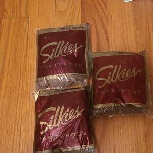 Silkies Pantyhose Total Leg Control Queen